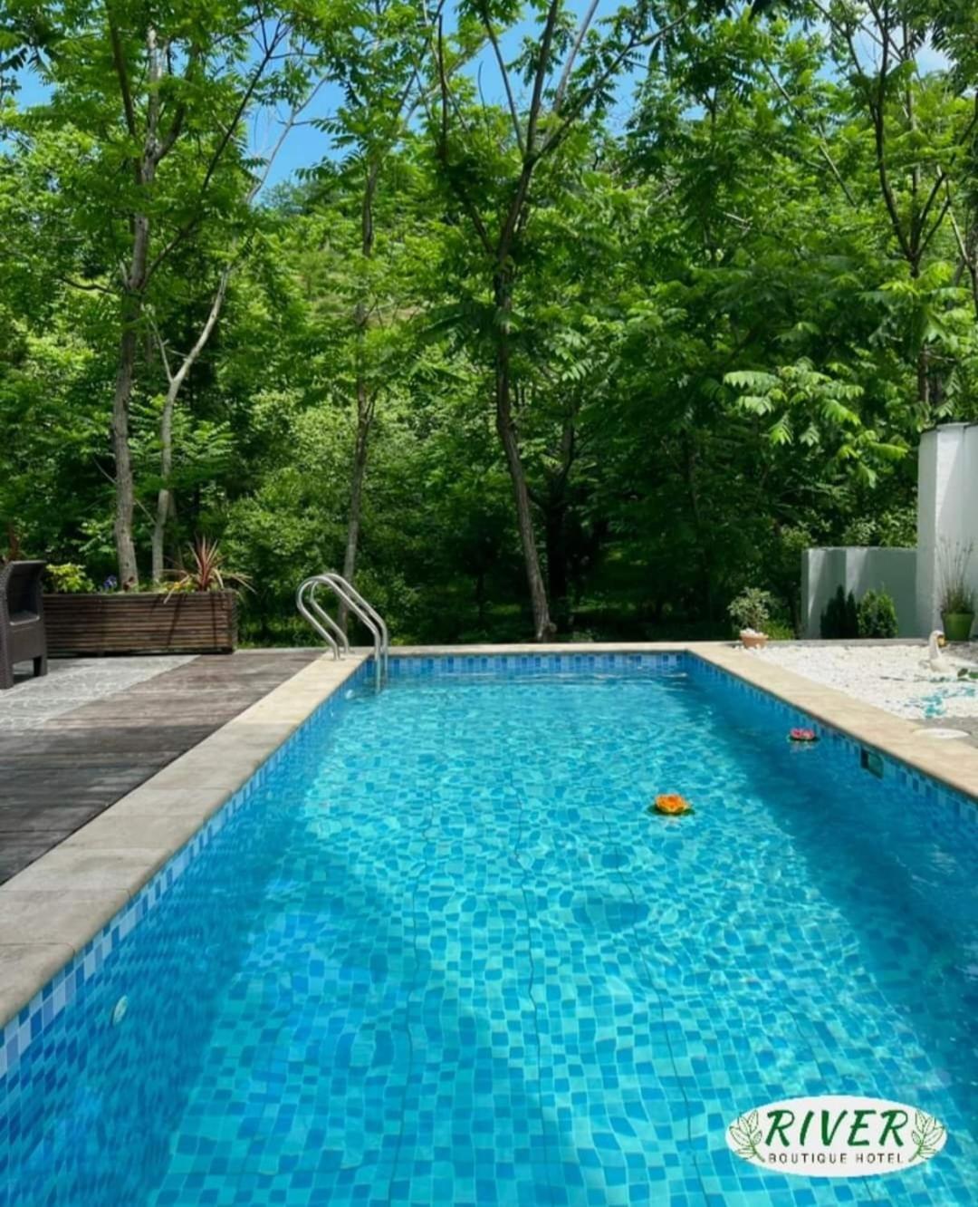 River Boutique Hotel 巴统 外观 照片